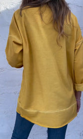 Lässiges T-Shirt mit Pailletten und Buchstabenmuster